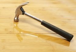 Parkett kann ohne Schadstoffe genagelt werden